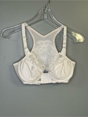 Frederick’s of Hollywood 34D Ivory Lace Front Closure Racerback Underwire Bra